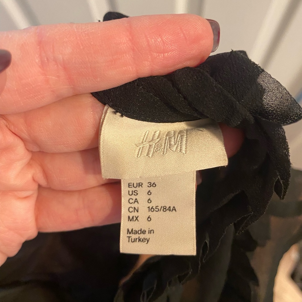 H&M Blouse - Picture 3 of 3